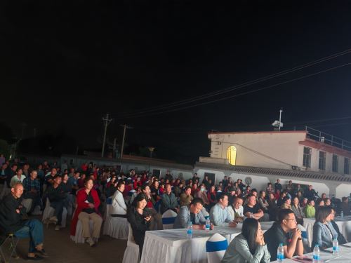 c14001892d760a4fcd6e797bcd5c86a