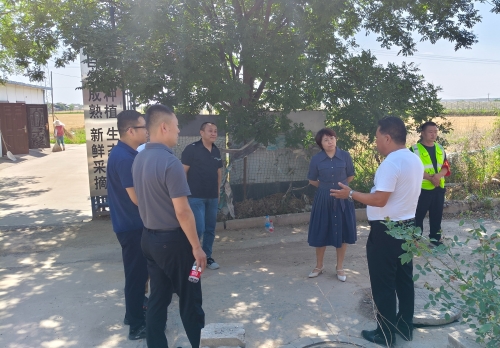 镇党委书记刘红娜查看值守点工作情况