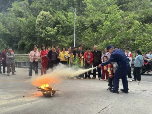 在康熙沟安置小区开展消防安全培训