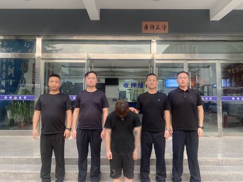 盗窃车内财物_副本 盗窃车内财物_副本