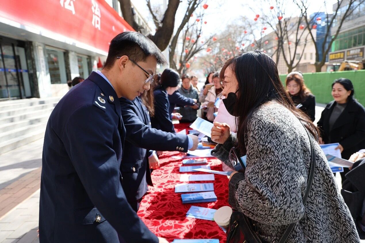 28d9dc58e5bf4a37bb06f4f4bc4c2776