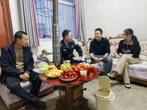 踏青聚警心 家访暖警营 ——勉县公安天荡路派出所扎实开展暖警爱警活动