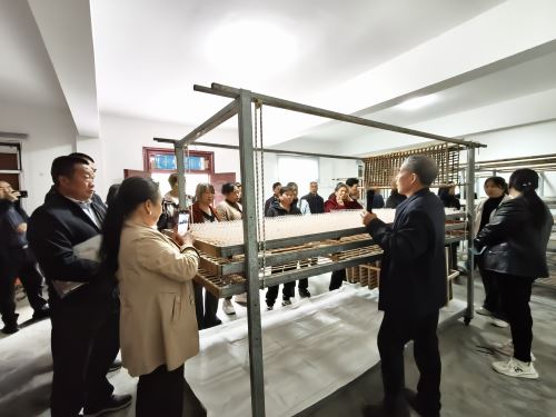 交流学习蚕桑经验