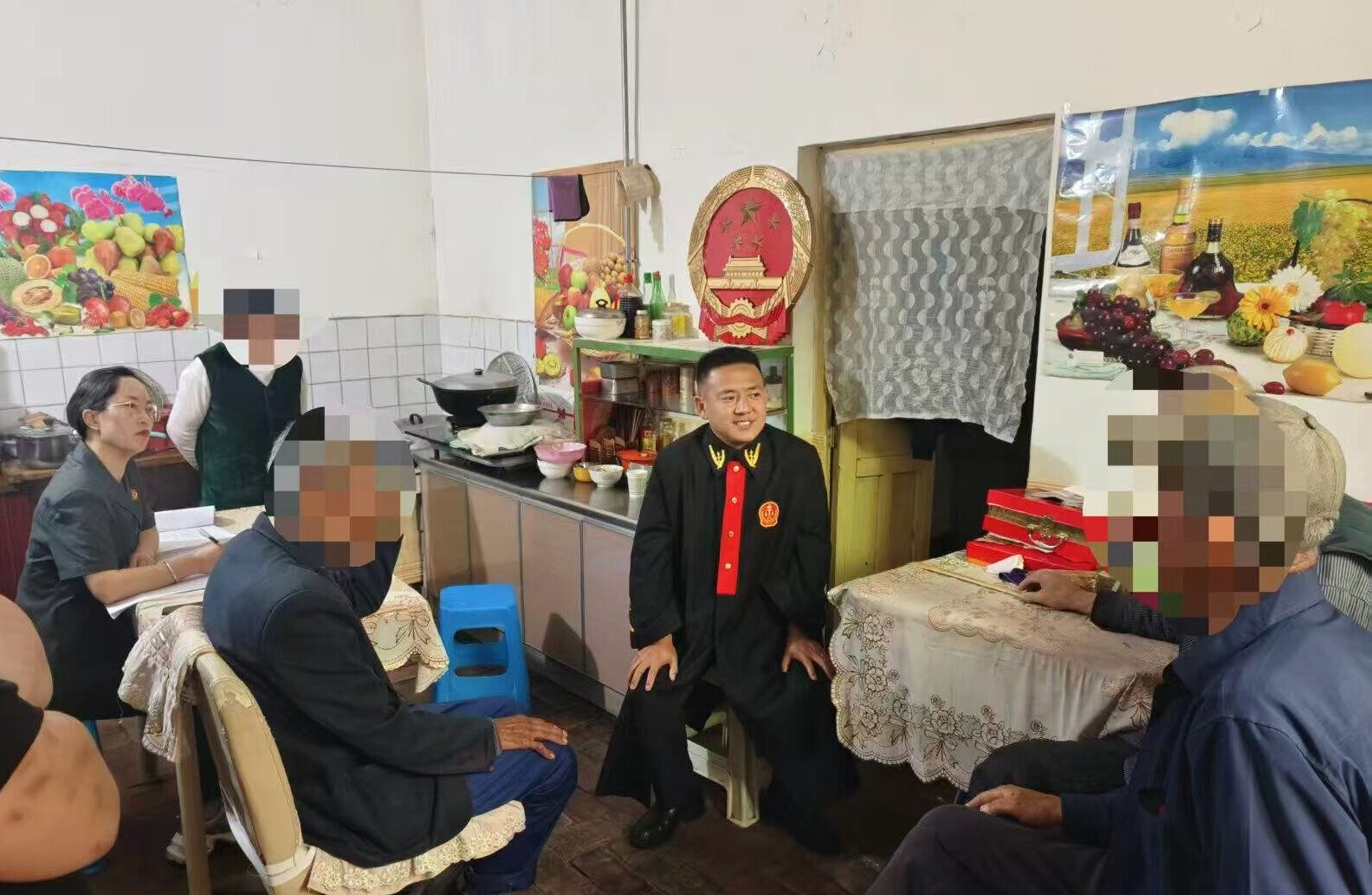 践行司法“十二变” 巡回办案解民忧 ——甘泉法院下寺湾法庭就地调解林木损害赔偿纠纷