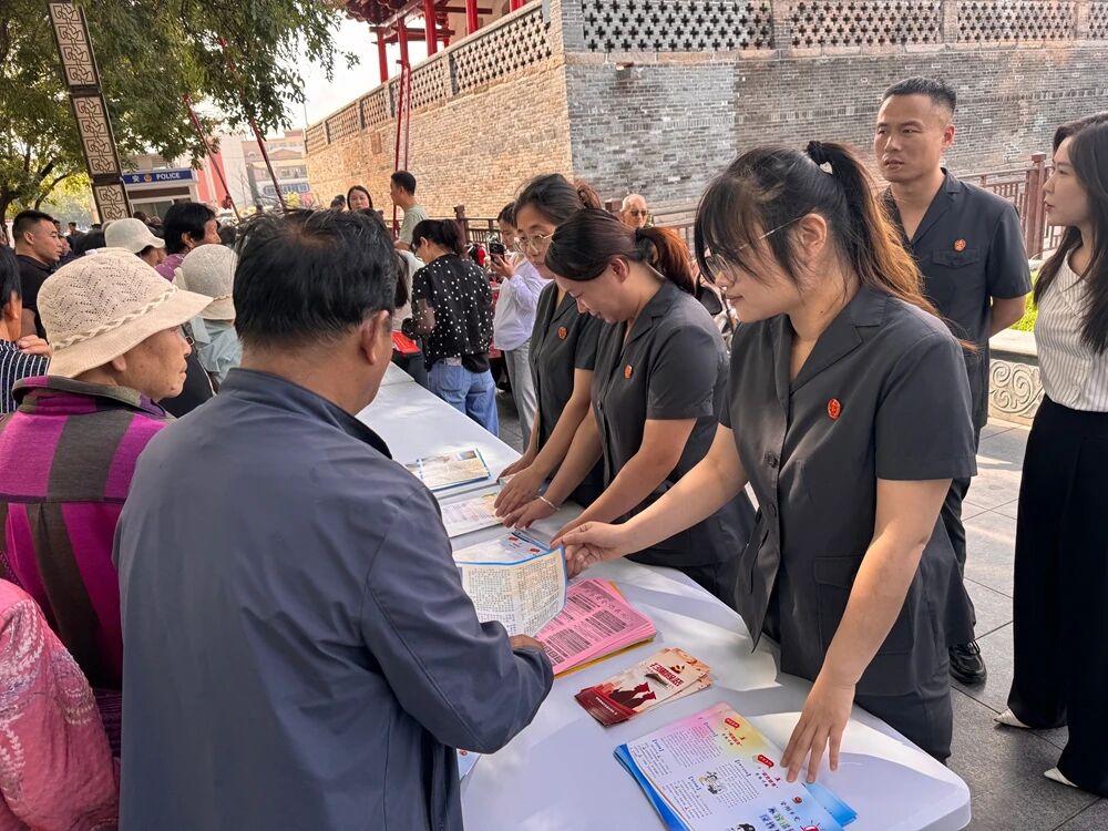守护一城烟火 描绘“平安底色”——合阳法院开展平安建设集中宣传活动