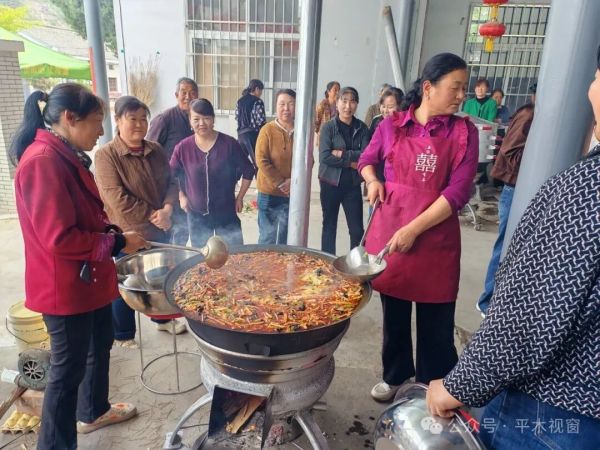一桌豆腐席 徐徐文明风——凤县平木镇白蟒寺村移风易俗润民心   